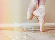 国分寺 ダンススタジオ の床は滑りにくく踊りやすい床材です。